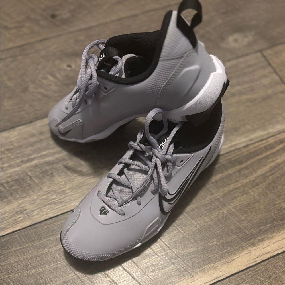 Nike youth Gray Athletic Shoes
